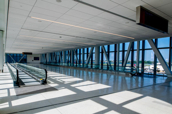 LaGuardia Airport (LGA)