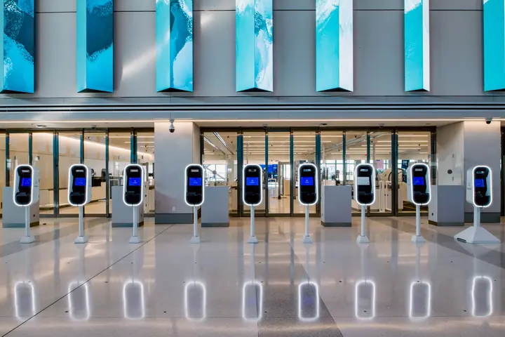 Entrance hall at Delta Terminal C at LGA
