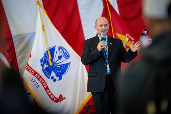 Kurt Robinson, President of Delta’s Veterans Business Resource Group (BRG), speaks at the veterans appreciation event on Nov. 4, 2022.