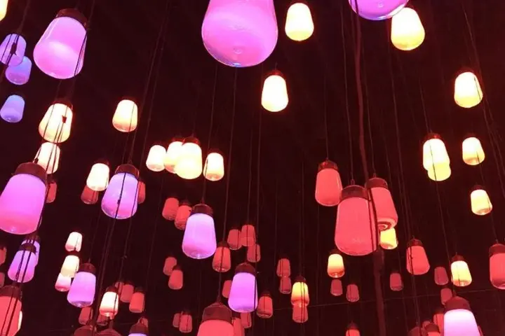 An art facility that utilizes the latest digital technology, Team Lab Planets TOKYO can be enjoyed by children and adults alike and is open until the end of 2023