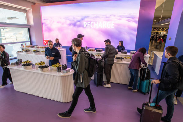 Delta’s gate D33 at Harry Reid International Airport (LAS) was transformed to send customers off with well-being products and snacks from Grown Alchemist, Kate’s Bars, Fever-Tree, Explorer Cold Brew and more to reconnect to their routines and prepare for the journeys home.