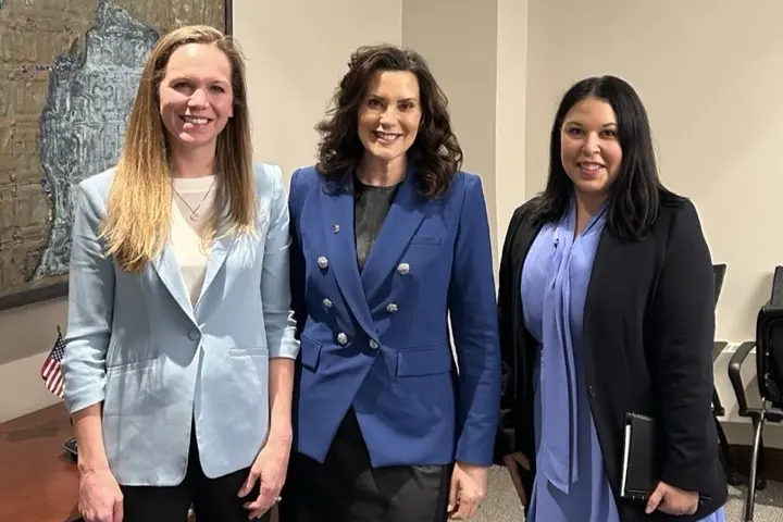 Delta Chief Sustainability Officer Amelia DeLuca with Michigan Governor Gretchen Whitmer and Director of State and Local Government Affairs for the Midwest, Sarah Gonzales