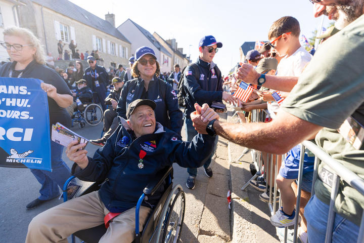 On June 9, Veterans gathered in La Fière to watch parachute jumpers from U.S. and UK military members based through Europe in recognition of the important battle, largely fought by paratroopers and glider men from the U.S. Army’s 82nd Airborne Division, to secure the bridge at La Fière.