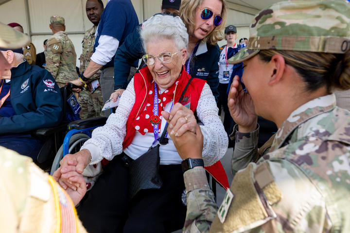 On June 9, Veterans gathered in La Fière to watch parachute jumpers from U.S. and UK military members based through Europe in recognition of the important battle, largely fought by paratroopers and glider men from the U.S. Army’s 82nd Airborne Division, to secure the bridge at La Fière.