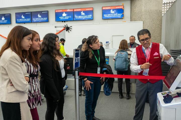 Delta Air Lines and Aeromexico joined forces to offer a transformative experience to eight high school students from Colegio de Bachilleres, Plantel 9 Aragón, through an exclusive Job Shadow Day at Mexico City International Airport.     