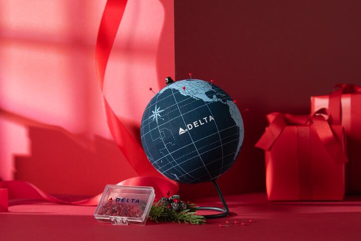 Reminisce on your travels and stay inspired for future adventures with our Travel Push Pin Globe. Made of cork, you can pin all the places you have been. 