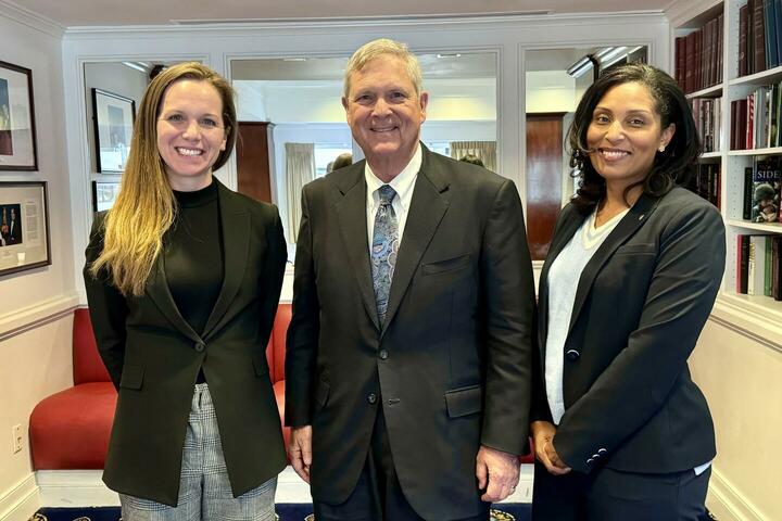 Delta CSO Amelia DeLuca and Cherie Wilson, V.P. Government Affairs - Sustainability with U.S. Department of Agriculture Secretary Rom Vilsack. 