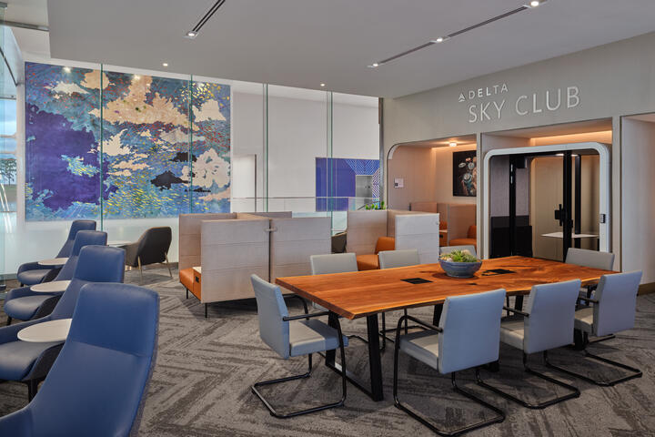 Business center area of Delta's new CLT Sky Club.