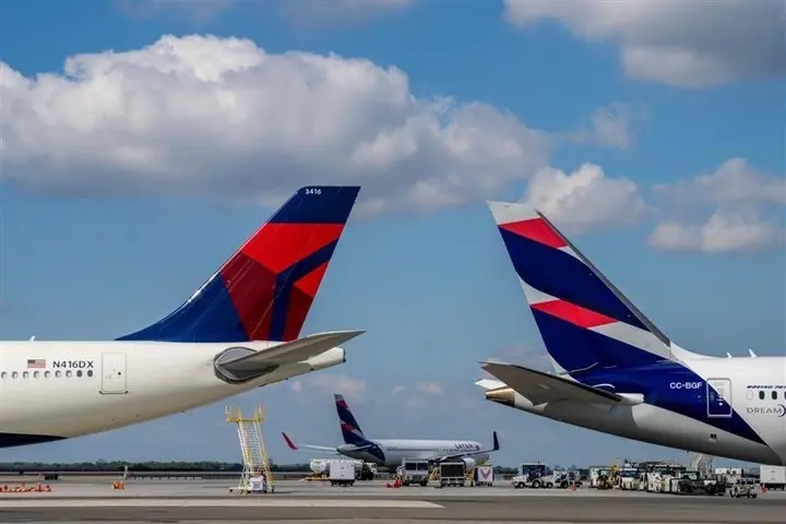 Delta and LATAM aircraft tails