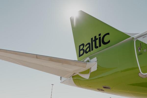 airBaltic plane tail