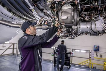 Delta TechOps agent in new jet engine test cell