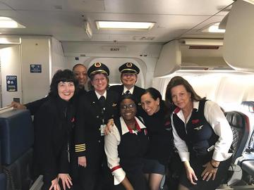 Toni Wysong with an all-female flight crew