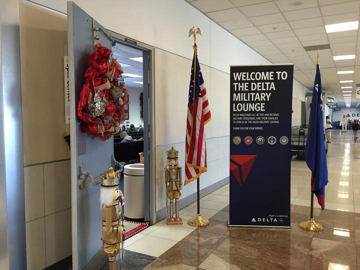 Delta military lounge entrance 