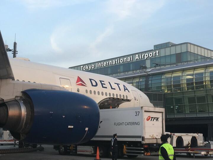 Boeing 777 in Tokyo