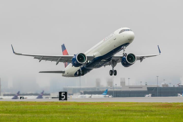 Delta A321neo Takes Off from Boston Logan International Aiport (BOS)