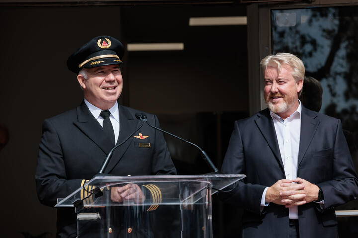 Capt. Patrick Burns, V.P. – Flight Operations & System Chief Pilot speaks with students at the opening of Delta's Propel Flight Academy in Vero Beach.