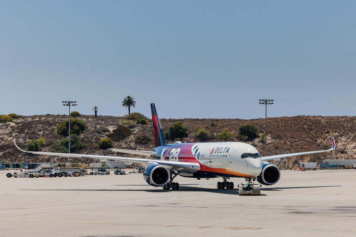 Following the Closing Ceremony of the Olympic Games Paris 2024, Delta carried the Olympic Flag from Paris to Los Angeles on its custom LA28 livery for the official Olympic Flag Flight – signifying the Games’ return to the United States in 2028 for the first time since the 2002 Salt Lake Olympic and Paralympic Games.