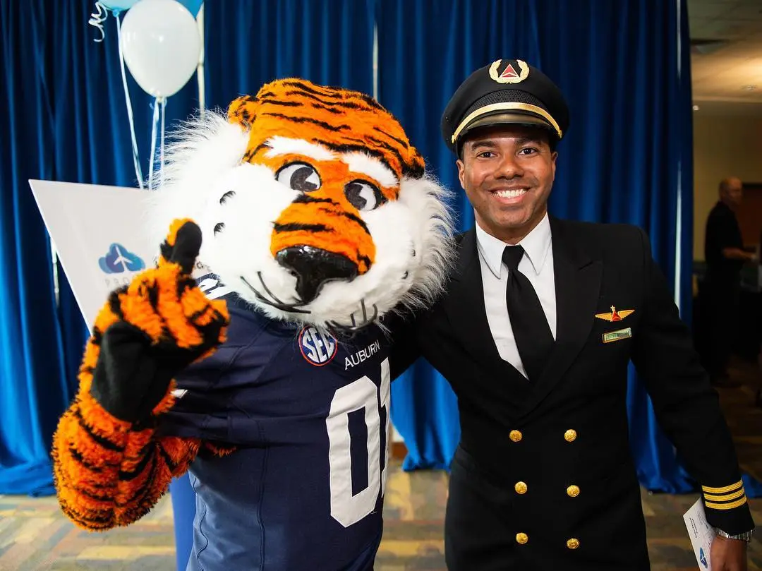 A pilot from Delta's Propel flight deck training program.