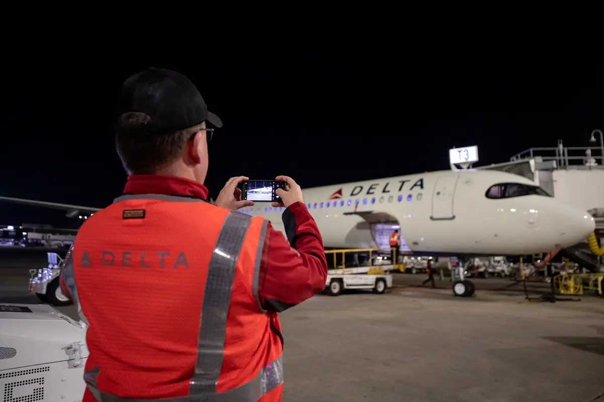 Delta's First Airbus A321neo arrives in Atlanta