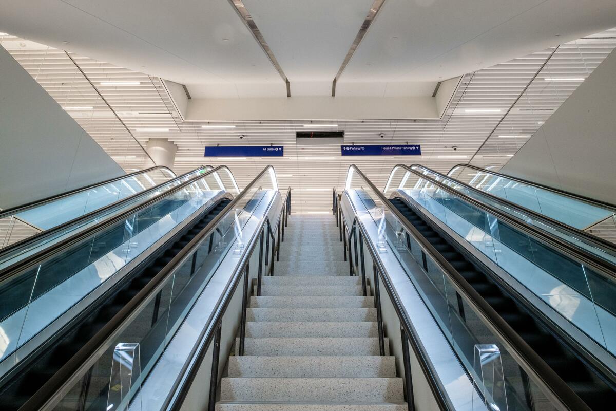 Delta's new LAX terminal: Escalators and stairs