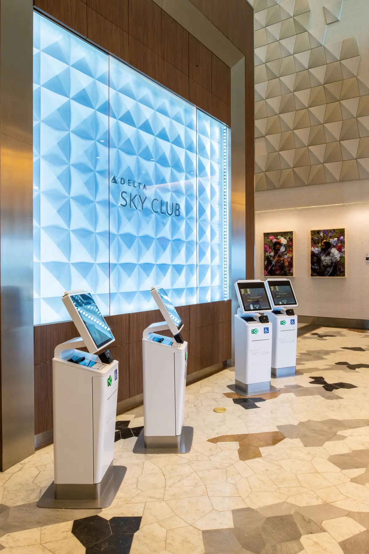 Entrance to the Delta Sky Club at New York LaGuardia Airport (LGA)