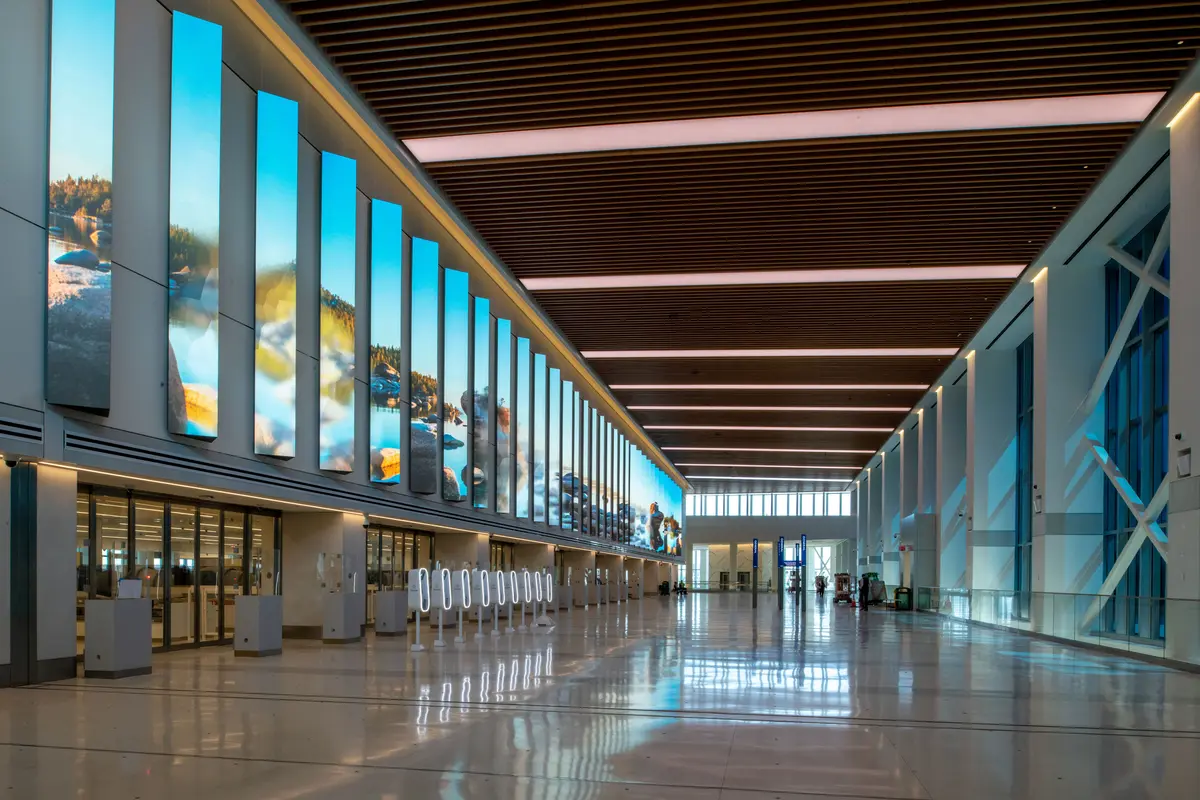 LaGuardia Airport (LGA)