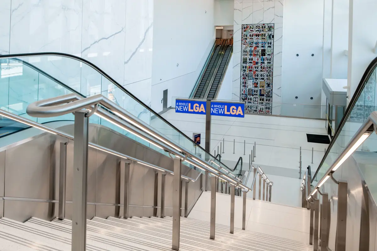 LaGuardia Airport (LGA)