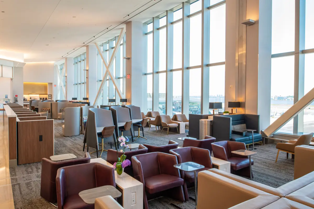 Delta Sky Club at LaGuardia, interior view