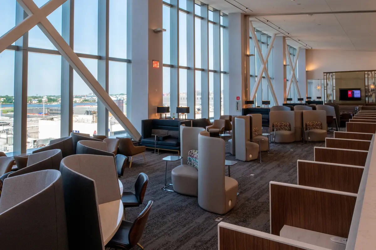 Delta Sky Club at LaGuardia, interior view