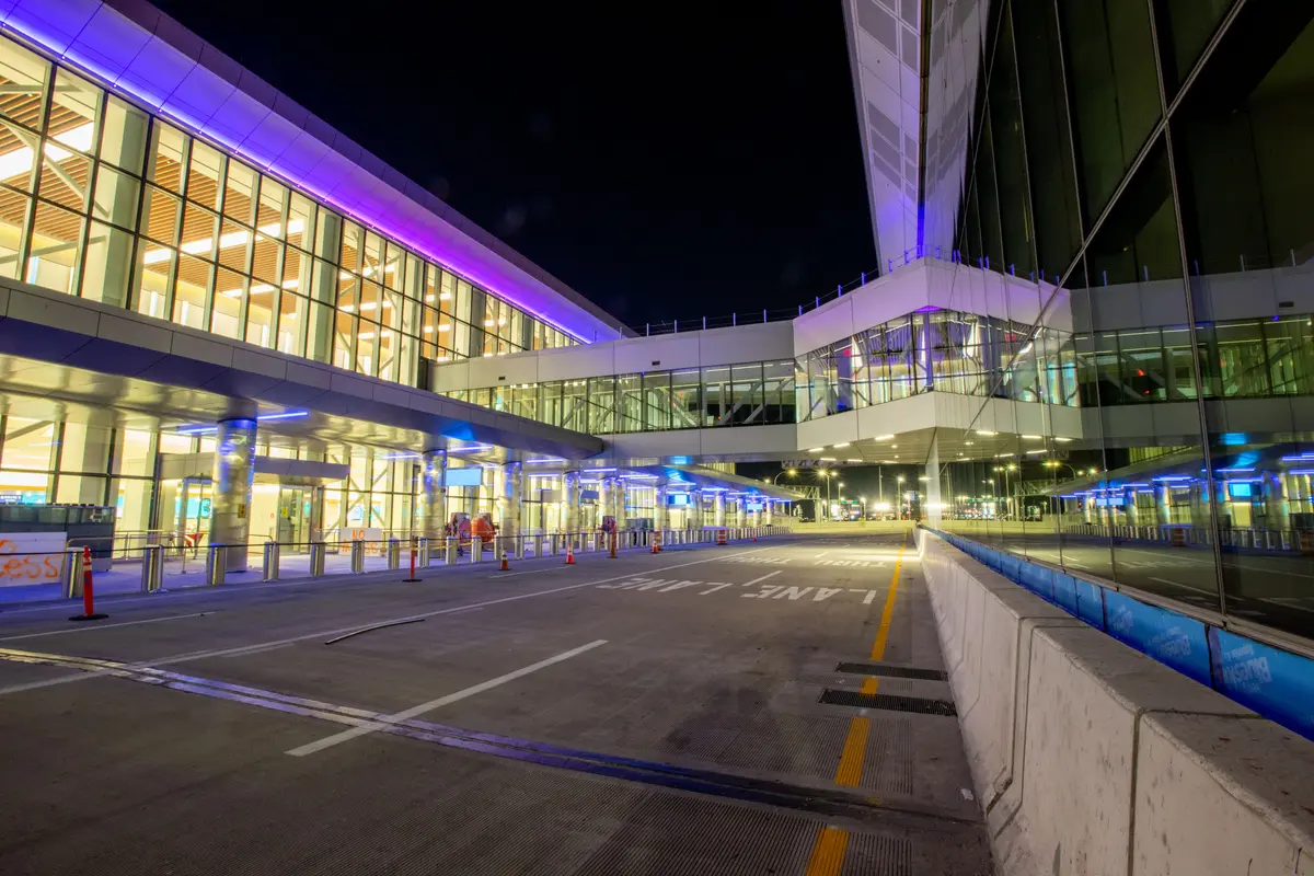LaGuardia Airport (LGA)