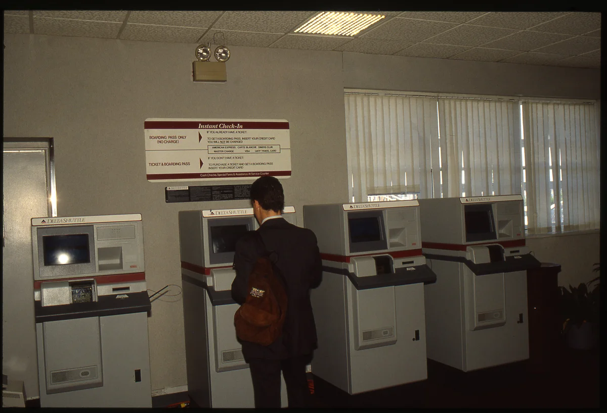 Delta Shuttle Kiosks-LaGuardia-1991