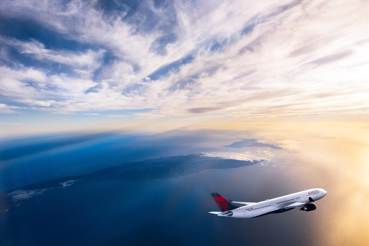 A330-300 in flight, side view