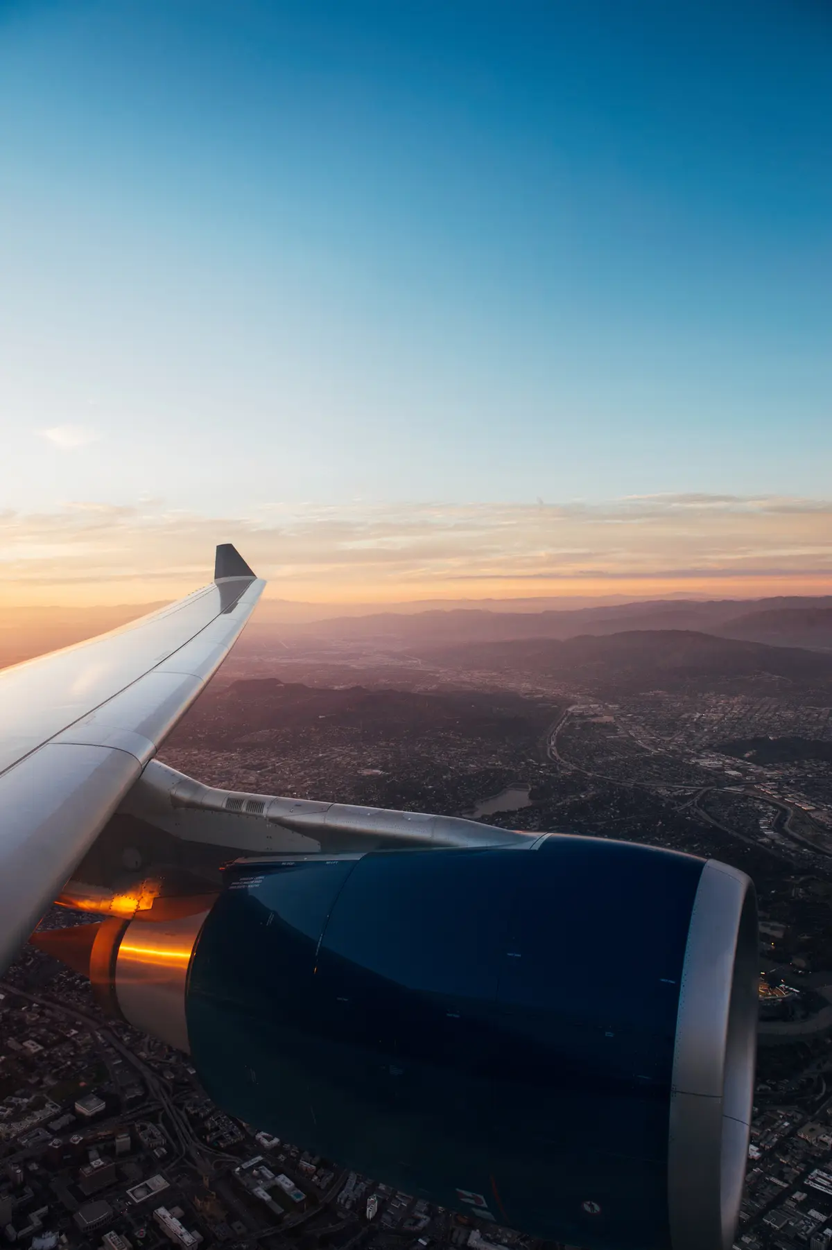 Engine and wing of an Airbus 330-300