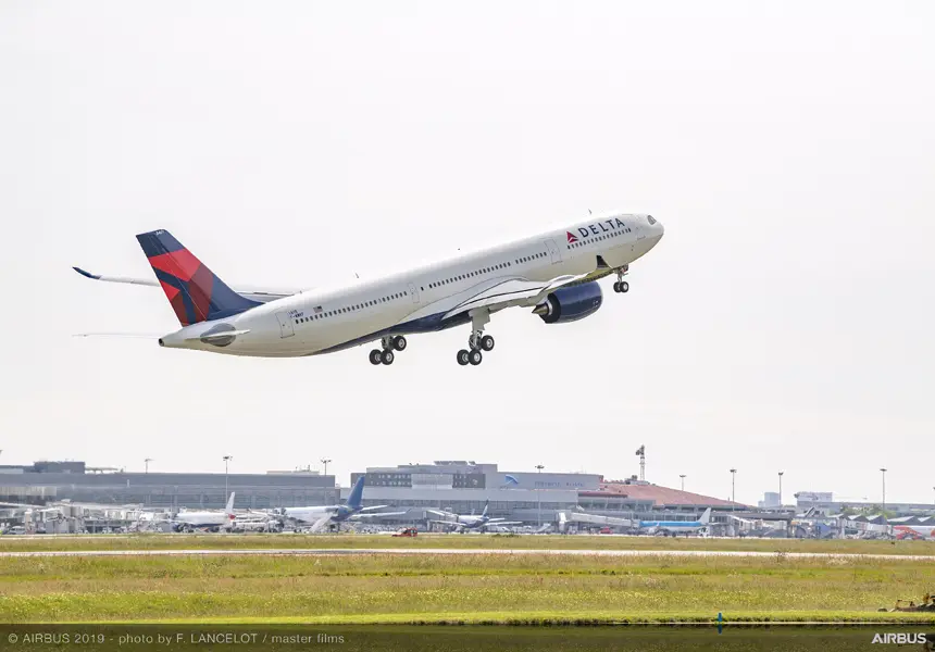A330-900neo departing