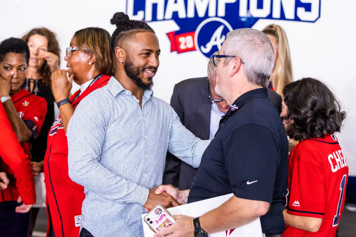 Braves Plane Ozzie Albies 2022