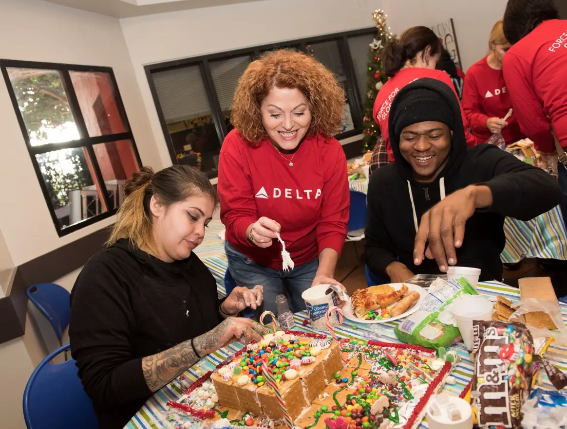 Delta volunteers at Covenant House in Los Angeles