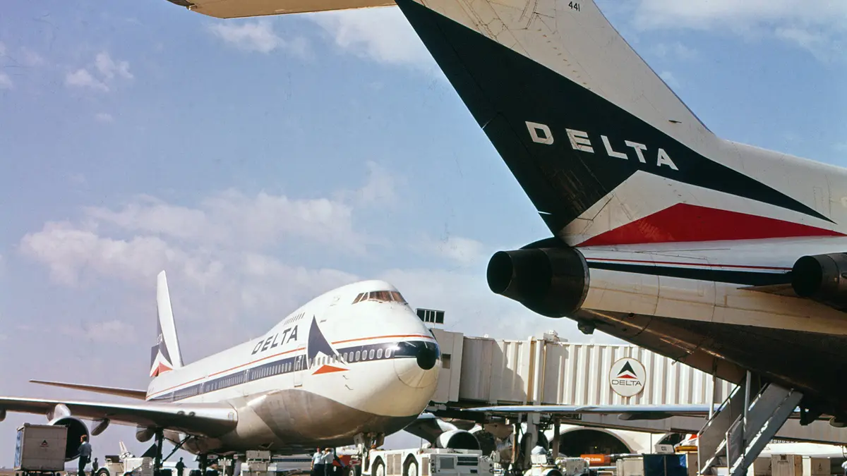 Boeing 747 727 tail