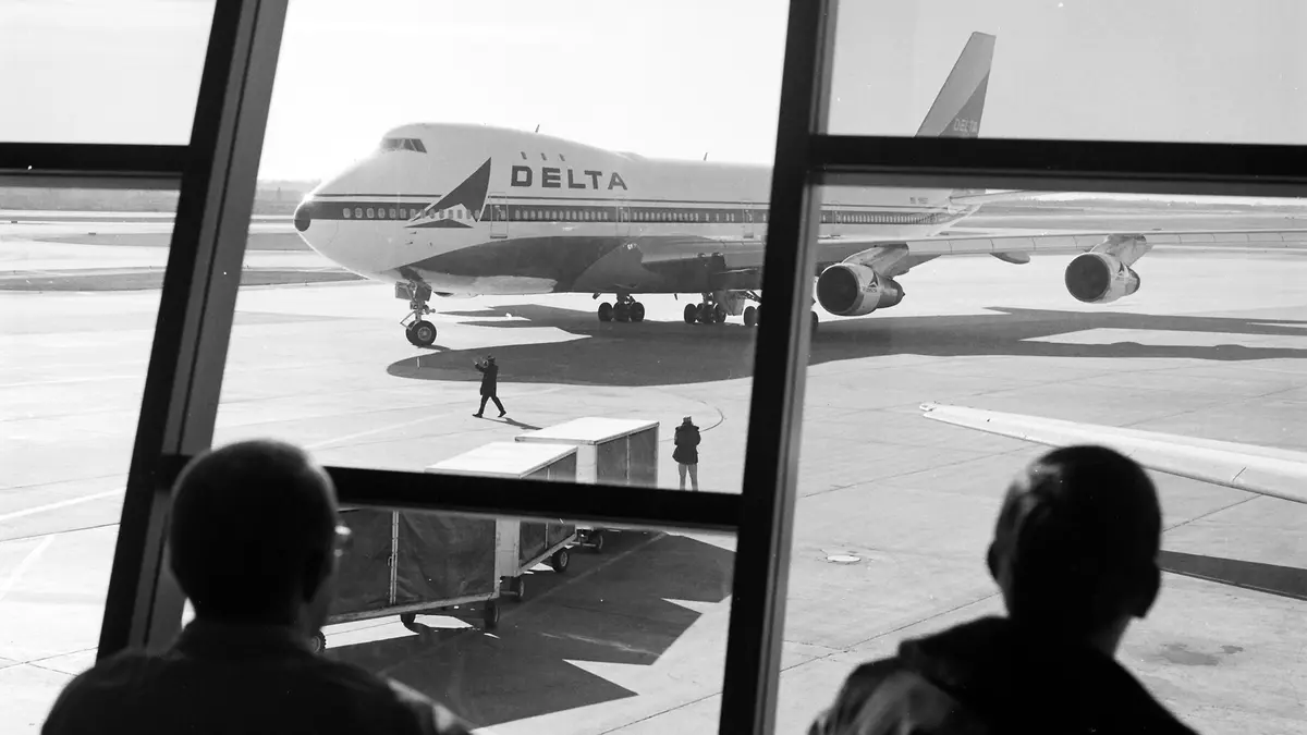 Boeing 747 through rotunda windows ATL 1970