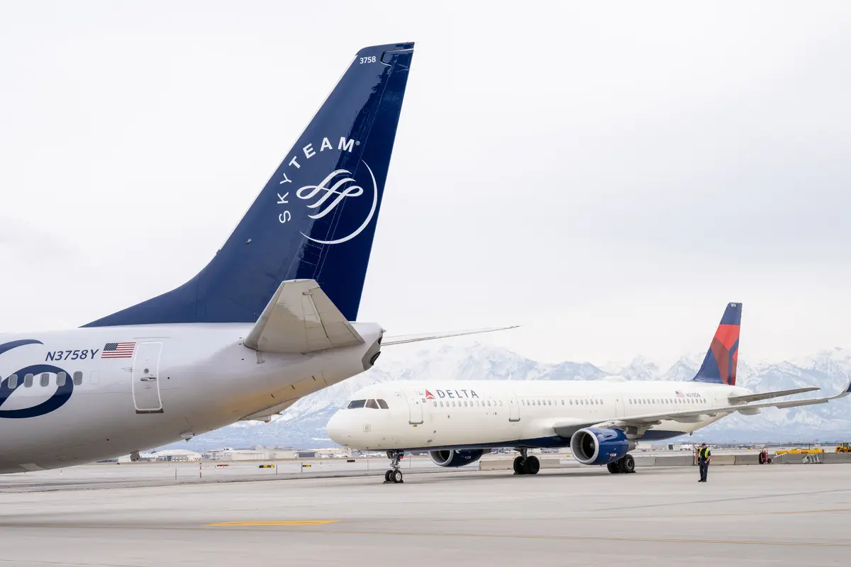A Delta Air Lines 737-800 in SkyTeam livery is seen at Salt Lake City International Airport (SLC). Delta is a founding member of the SkyTeam alliance.