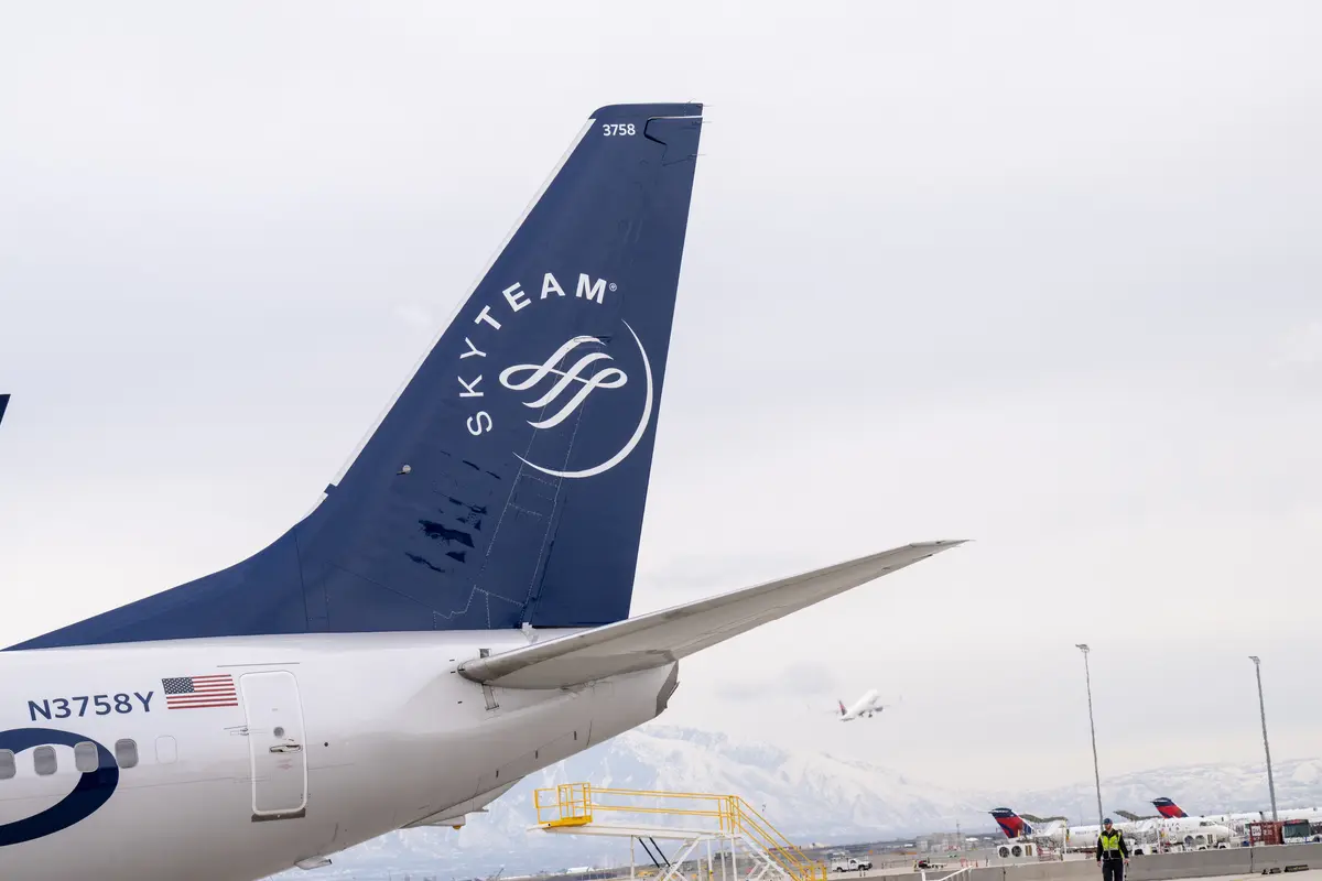 A Delta Air Lines 737-800 in SkyTeam livery is seen at Salt Lake City International Airport (SLC). Delta is a founding member of the SkyTeam alliance.