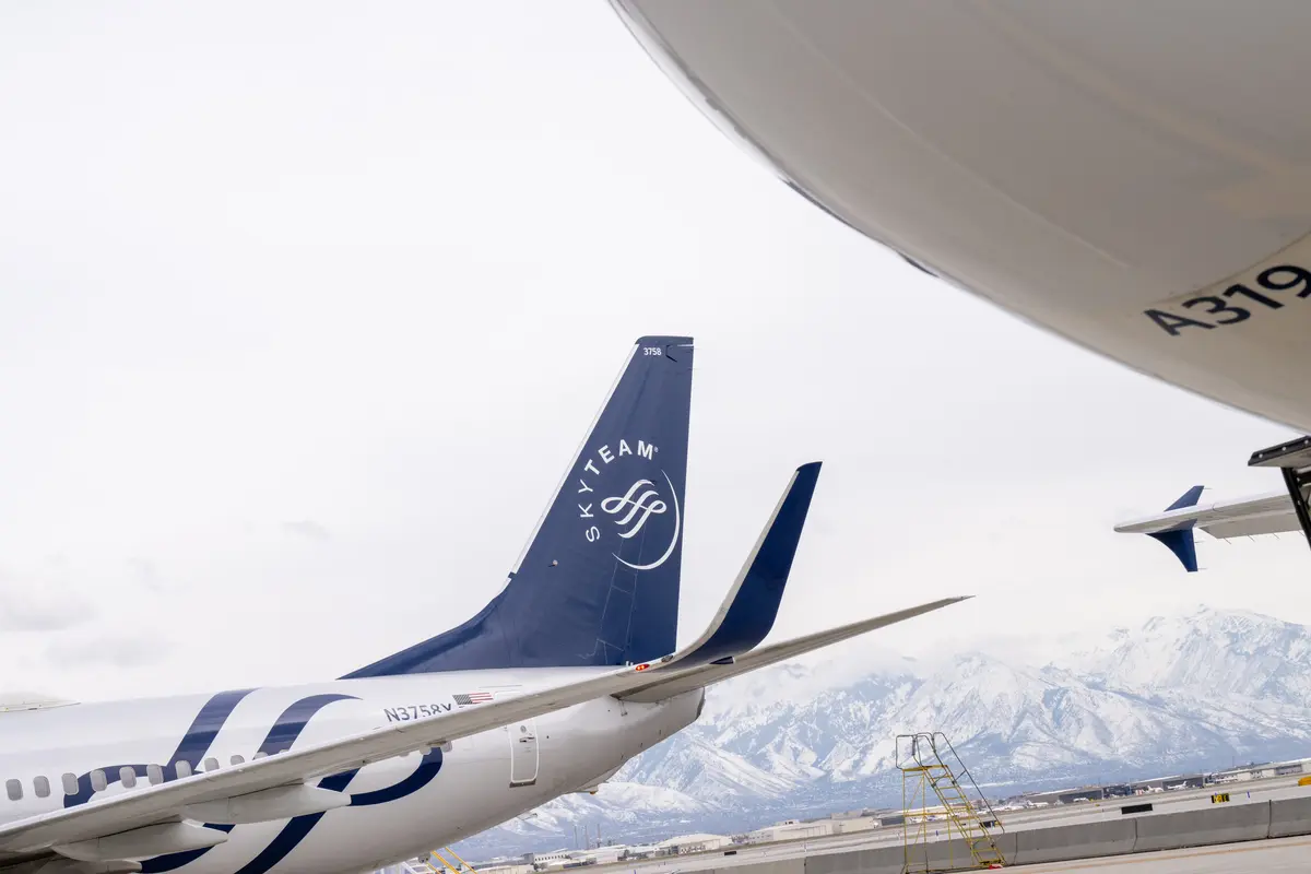 A Delta Air Lines 737-800 in SkyTeam livery is seen at Salt Lake City International Airport (SLC). Delta is a founding member of the SkyTeam alliance.