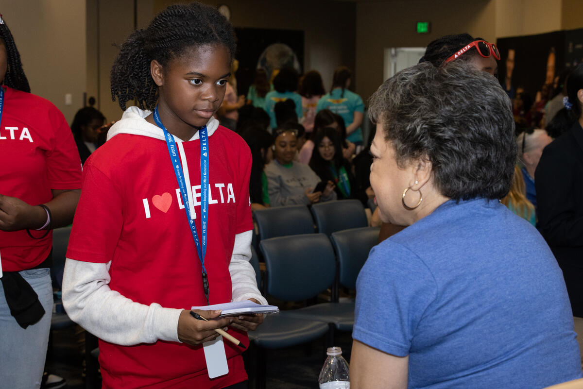 A student at Delta's 2023 WING Flight