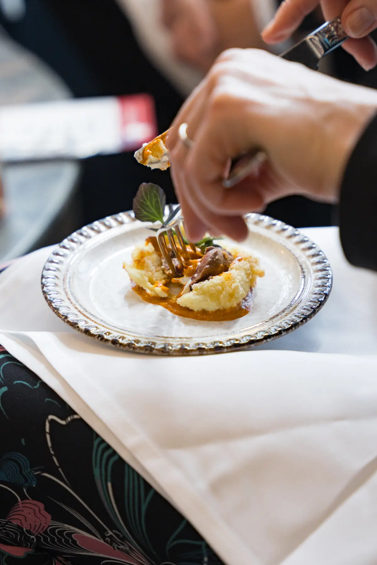 Guests of the Delta Lounge enjoyed complimentary culinary delights from Austin local and James Beard-nominated Rene Ortiz, including a mix of classics like pork carnitas with globally flavored delights such as quinoa potato latkes and tuna crispy rice.