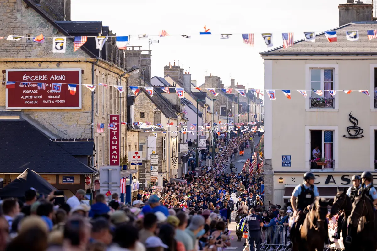 On June 9, Veterans gathered in La Fière to watch parachute jumpers from U.S. and UK military members based through Europe in recognition of the important battle, largely fought by paratroopers and glider men from the U.S. Army’s 82nd Airborne Division, to secure the bridge at La Fière.