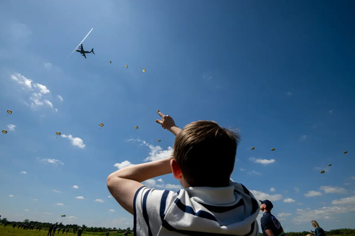 On June 9, Veterans gathered in La Fière to watch parachute jumpers from U.S. and UK military members based through Europe in recognition of the important battle, largely fought by paratroopers and glider men from the U.S. Army’s 82nd Airborne Division, to secure the bridge at La Fière.