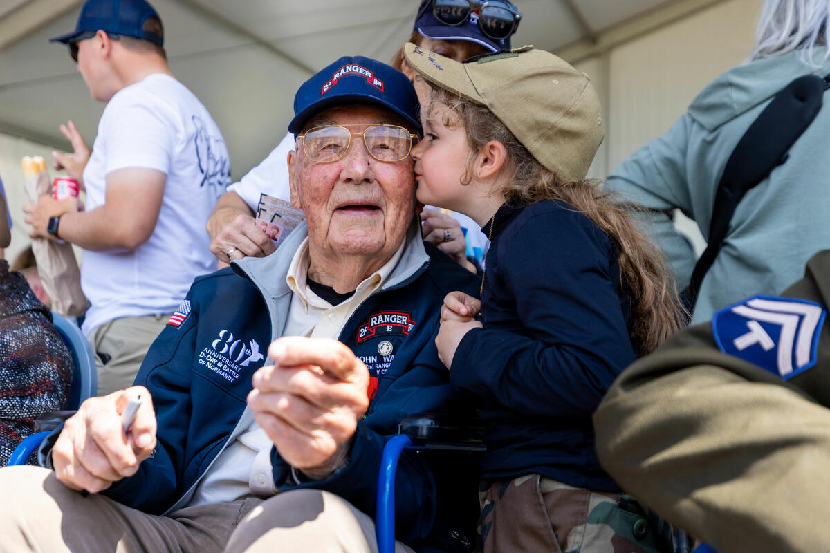 On June 9, Veterans gathered in La Fière to watch parachute jumpers from U.S. and UK military members based through Europe in recognition of the important battle, largely fought by paratroopers and glider men from the U.S. Army’s 82nd Airborne Division, to secure the bridge at La Fière.