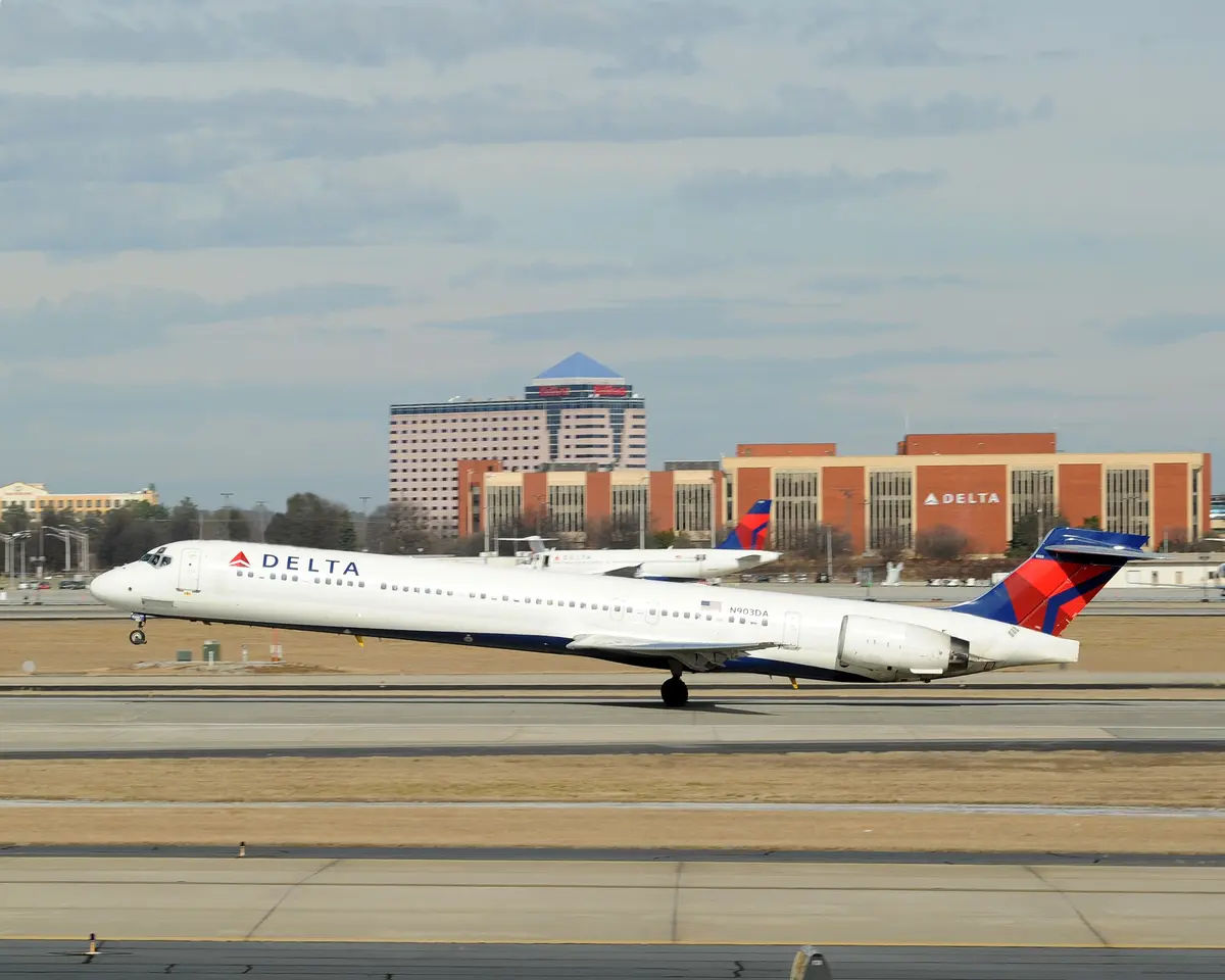 Delta MD-90