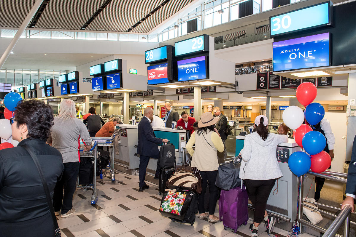 Delta departures and check in at Cape Town International Airport (CPT).