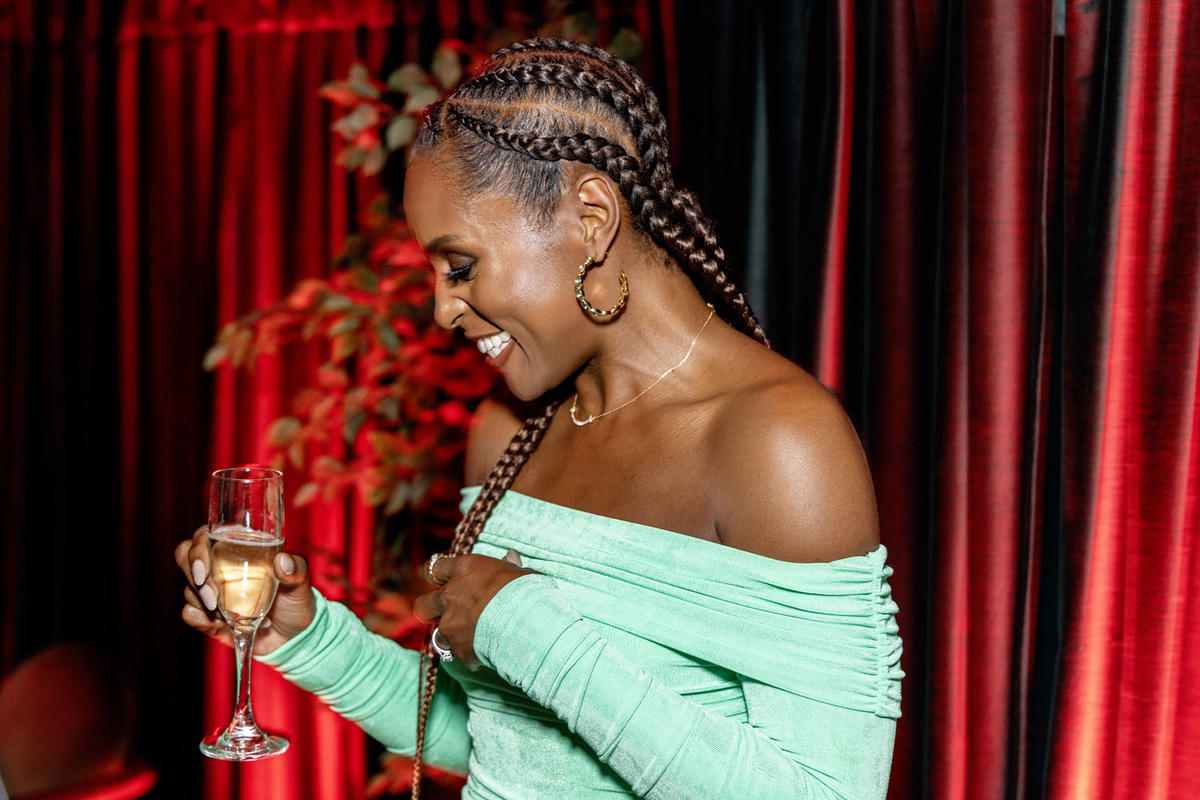 At Delta's reservation only speakeasy for Medallion members at SXSW, members got to enjoy truly exclusive experiences, like an opening-night party hosted by creator and entrepreneur Issa Rae.