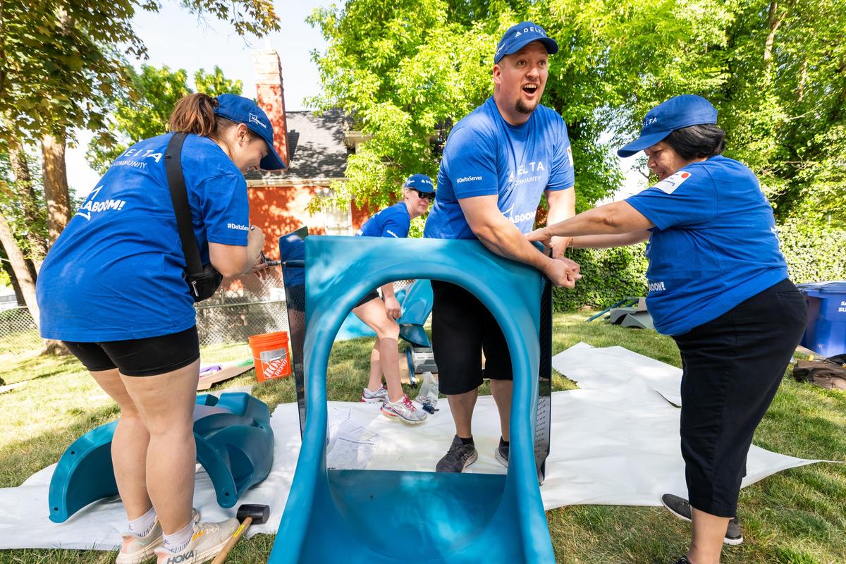 On Saturday, June 1, more than 150 Delta and local community volunteers came together to build Delta’s 39th KABOOM! playground and the second in the Salt Lake City (SLC) area. 